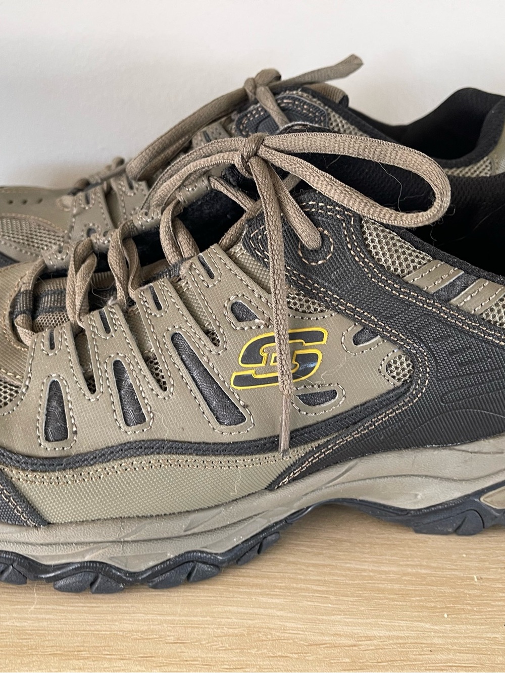 Skechers Men’s Extra Wide Fit Sneakers 11